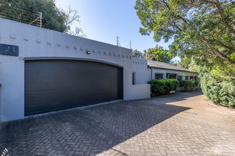 4 Bedroom Property for Sale in Constantia Western Cape